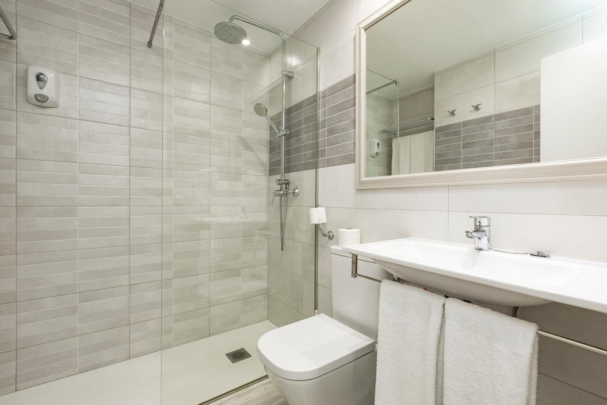One-Bedroom Apartment,1592051647:JPEG